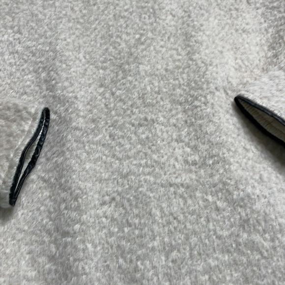 Forever 21 Women’s Juniors Cream and Black Zip Up Felt Jacket, size medium - Picture 12 of 13